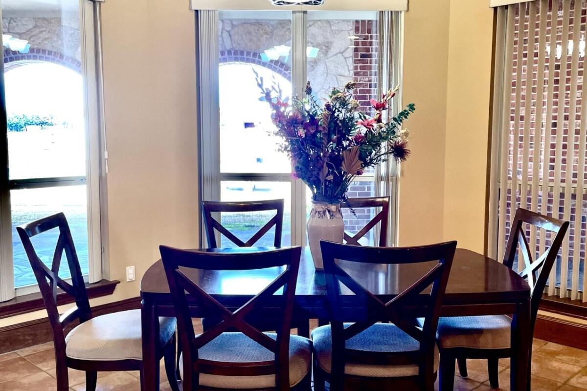 Breakfast area