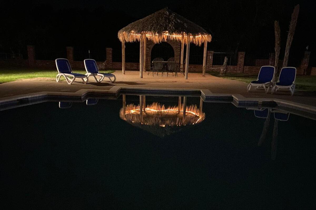 hula hut
