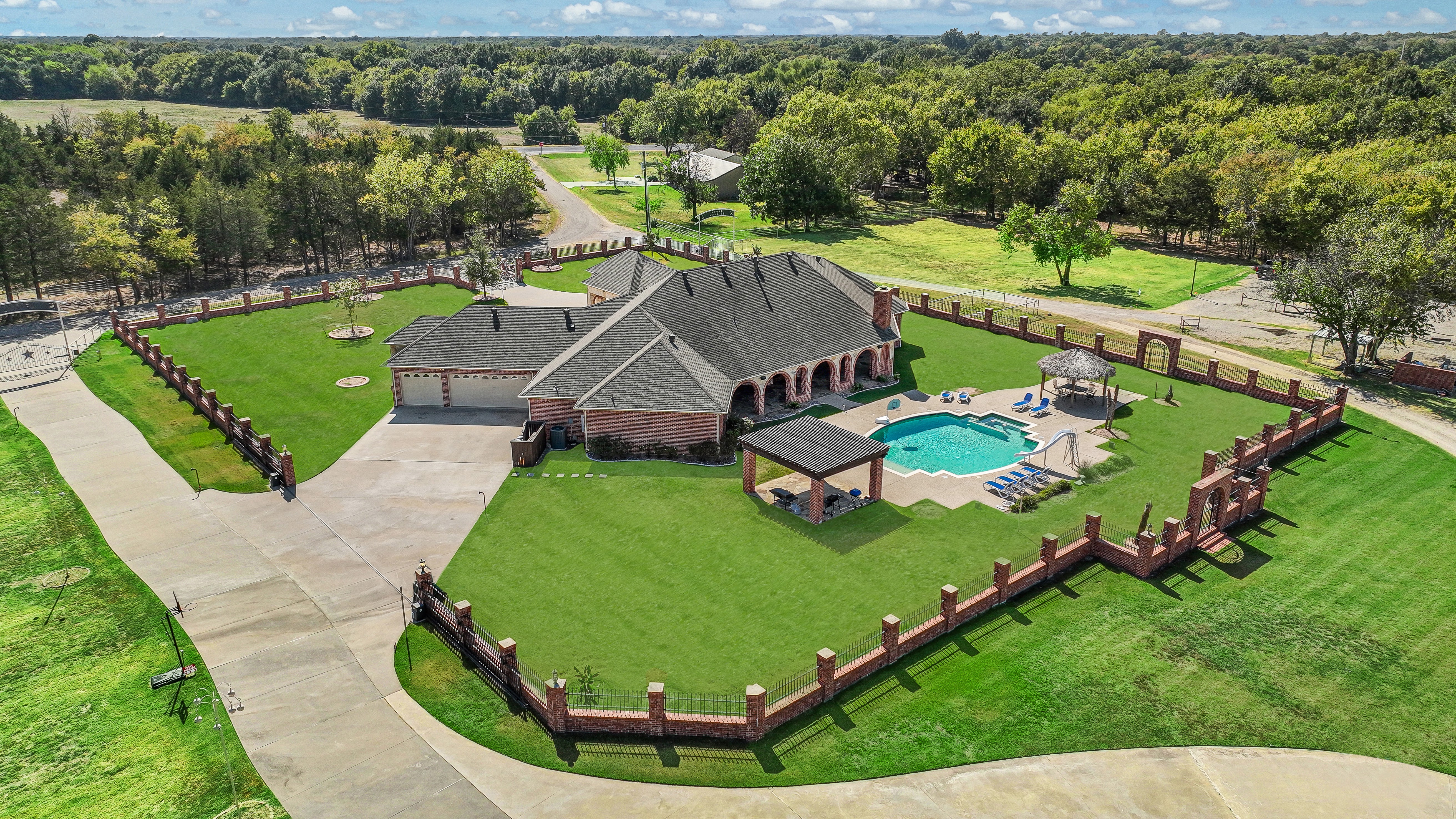 Questions 2026 Brides Should Ask Before Touring a Wedding Venue | Dream ...