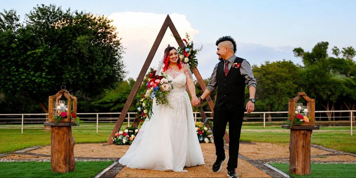 Candid vs. Posed Wedding Photography: 2026 Trends | Dream Ranch
